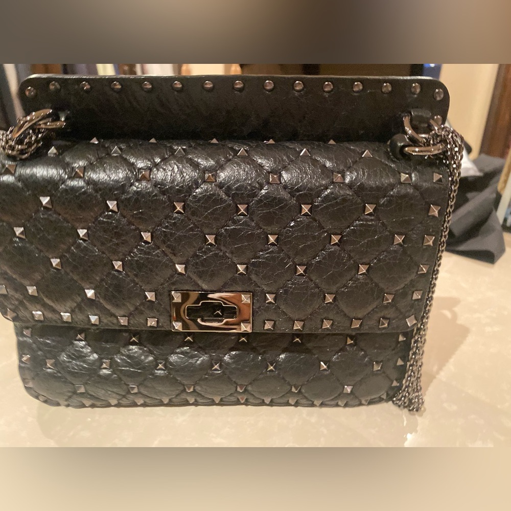 VALENTINO GARAVANI
Rockstud Spike Medium Quilted Top-Handle Bag